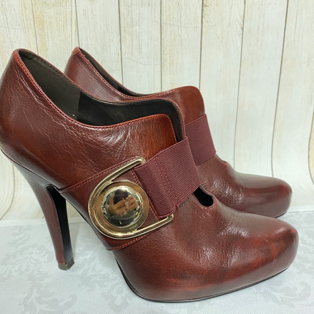 Woman’s Shoes